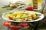 Salat Nicoise mit Kräuterdressing - für 4 Personen